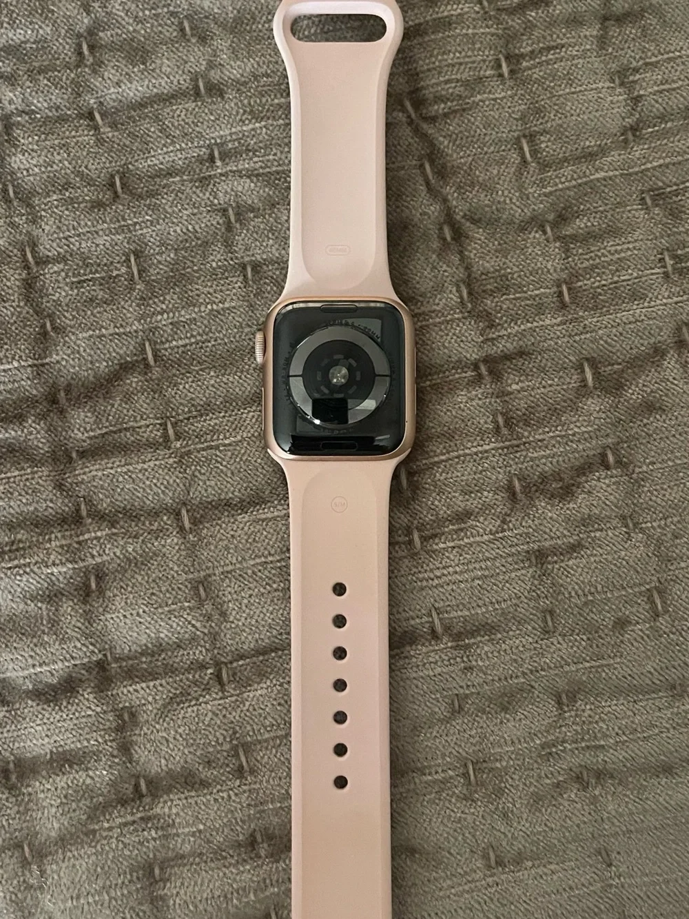 Apple Watch Series 4 in Pink 40mm (GPS + CEL)